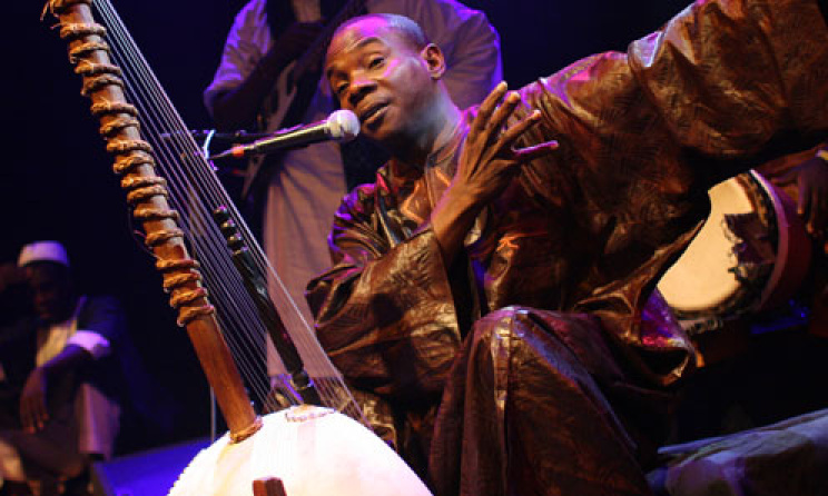 Toumani Diabaté (Photo: www.toumani-diabate.com)