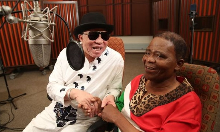 Salif Keita in studio with Joseph Shabalala. Photo: www.timeslive.co.za