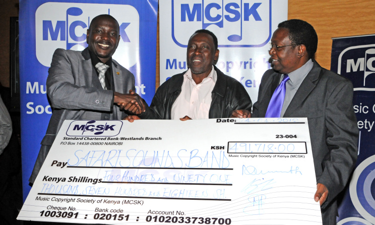 MCSK awarding royalties to artists. Photo: www.cipitblog.wordpress.com