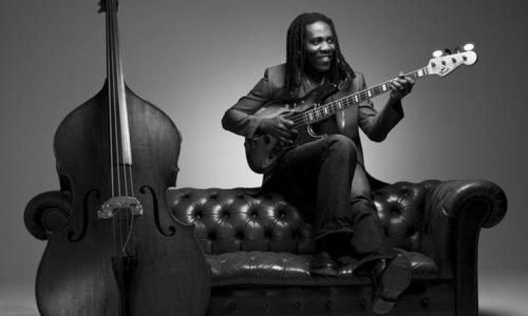 Richard Bona. photo by Ingrid C. Hertfelder 