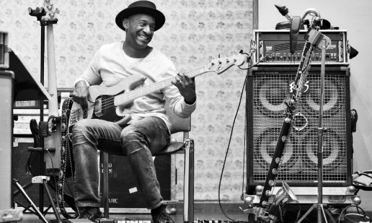 Le bassiste et compositeur américain Marcus Miller. (Ph) forums.ernieball.com