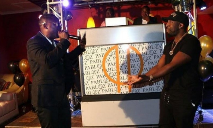 Kapital K joins Stunner on stage for a performance. Photo: www.zimbojam.com