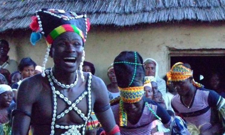 Traditional dancers. Photo: Pinterest