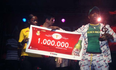 Un gagnant du concours "Mutzig Star" l'une des grandes compétitions de musique au Cameroun (ph) pictureprod.net