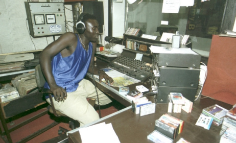 Inside the Radio Syd studio, circa 2000. Photo: Henryk Kotowski/commons.wikimedia.org