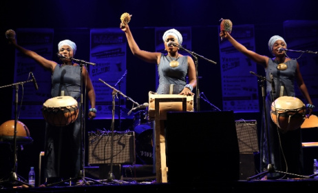 Trio Teriba du Benin au Kolatier 2015. Photo par David Durbach / Music In Africa