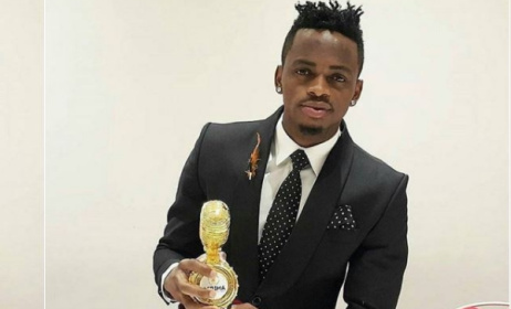 Diamond Platnumz with one of his AFRIMA trophies. Photo: BN