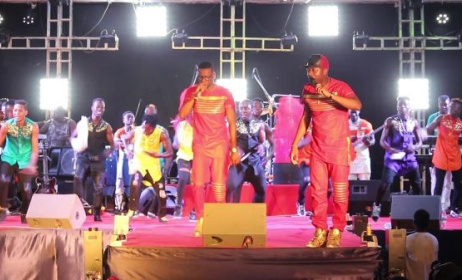 (Photo) Togolese artists on stage. 