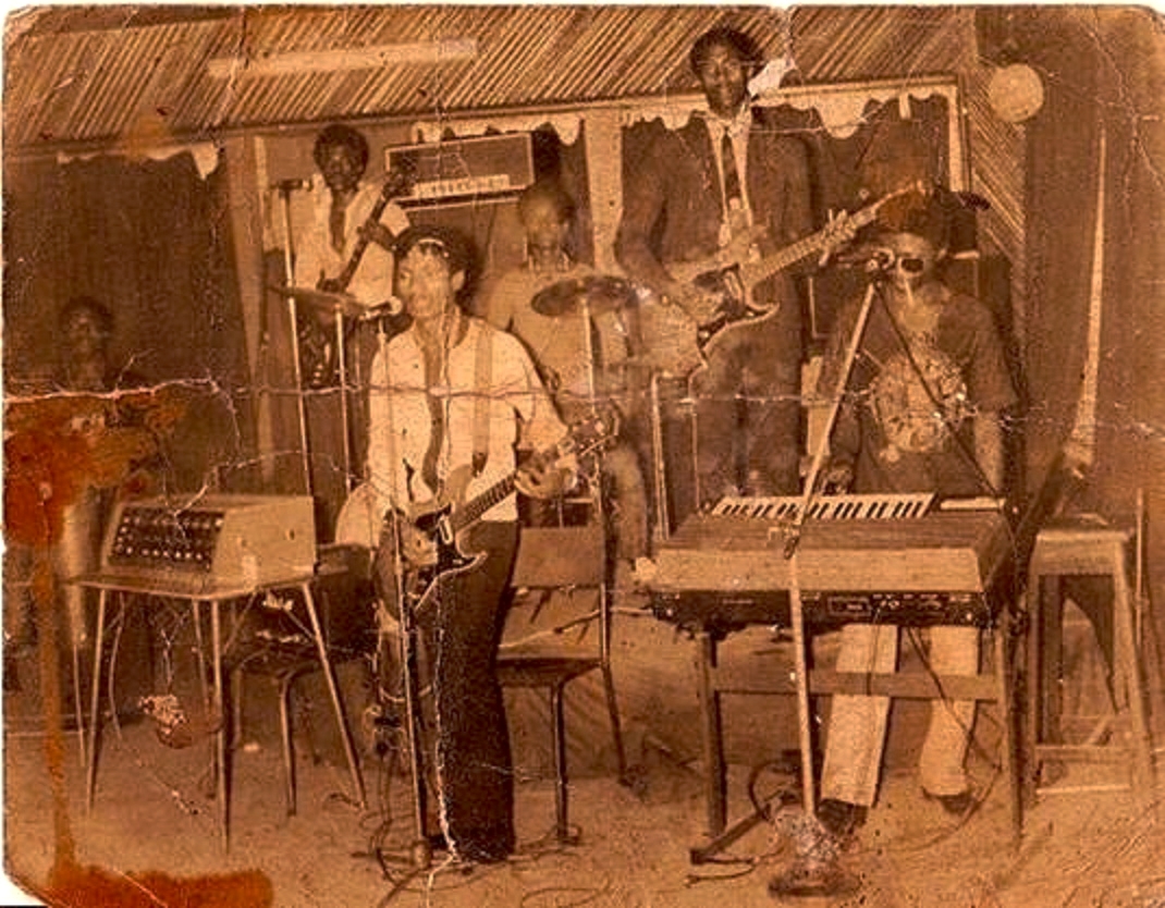 Wrinkars Experience on stage, 1972. Image courtesy of Uchenna Ikonne