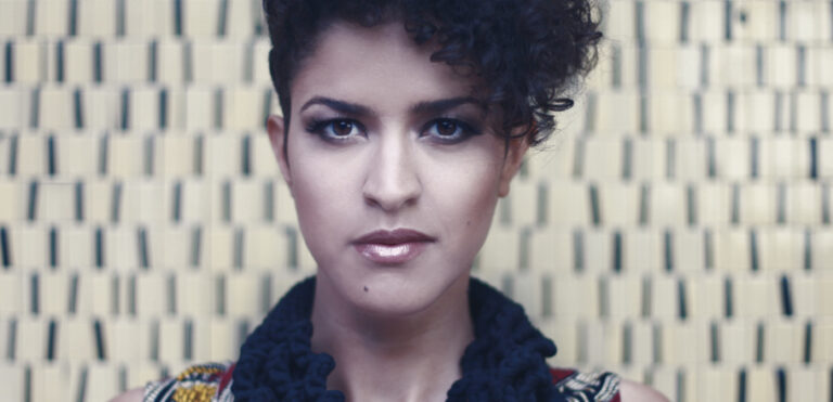 Aline Frazăo. (ph) alinefrazao.com