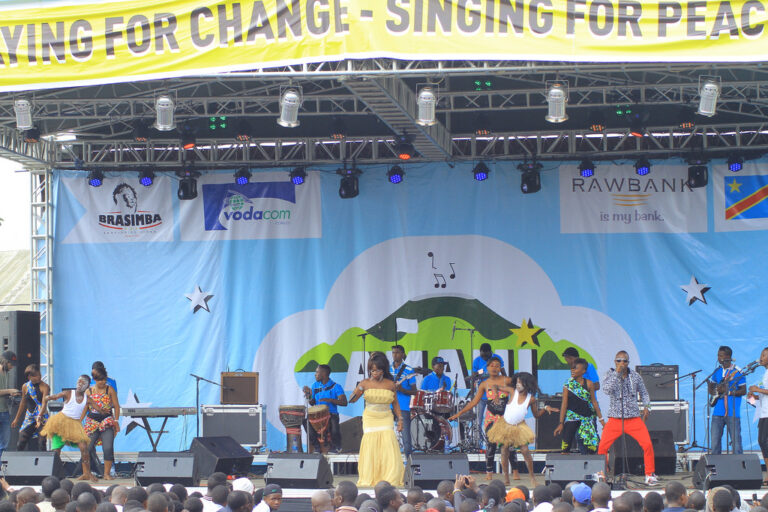 Sur la scène du festiva Amani à Goma (RDC) .(ph) indiegogo.com