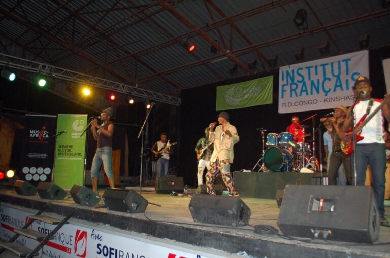 Jupiter et son groupe Okwess International