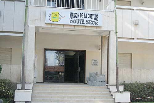 Maison de la culture Douta Seck
