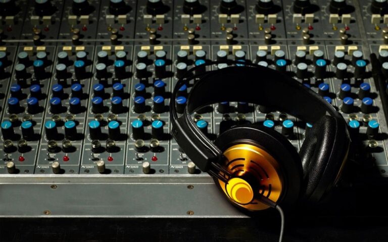 studio de musique (c) www.forwallpaper.com
