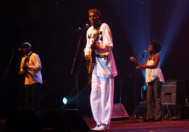 Oliver Mtukudzi. Photo By David Durbach