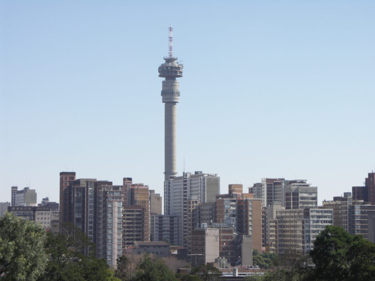 South Africa-Johannesburg-Hillbrow001 von NJR ZA - Creative Commons Attribution-Share Alike 3.0