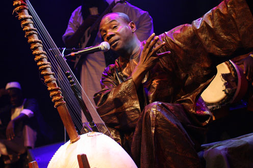 Toumani Diabaté (Photo: www.toumani-diabate.com)