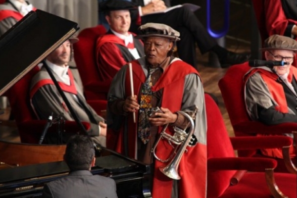 Photo: Suzy Harrison (www.hughmasekela.co.za)