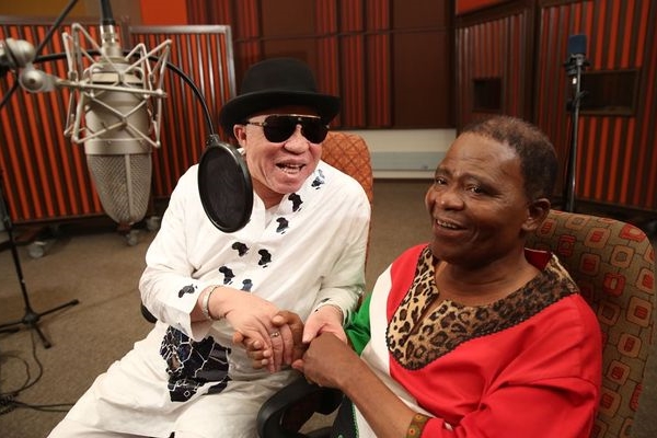 Salif Keita in studio with Joseph Shabalala. Photo: www.timeslive.co.za
