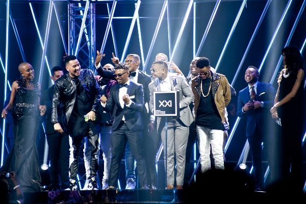 KO and his entourage accept the coveted Kia Record of the Year award.