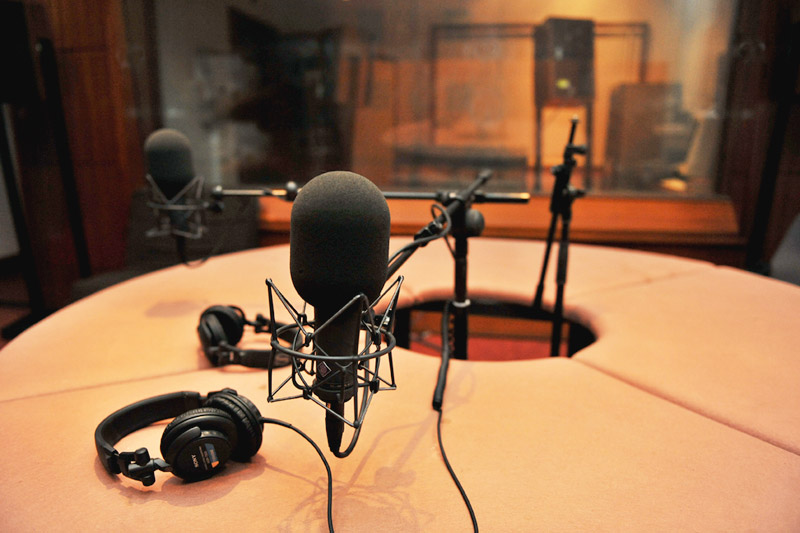 studio radio (ph)unesco.org