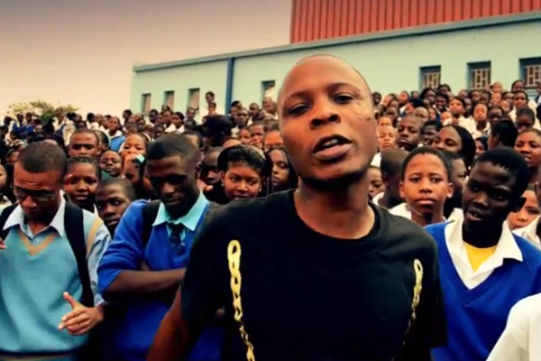 The Dogg in a scene from his video for 'Forget'.