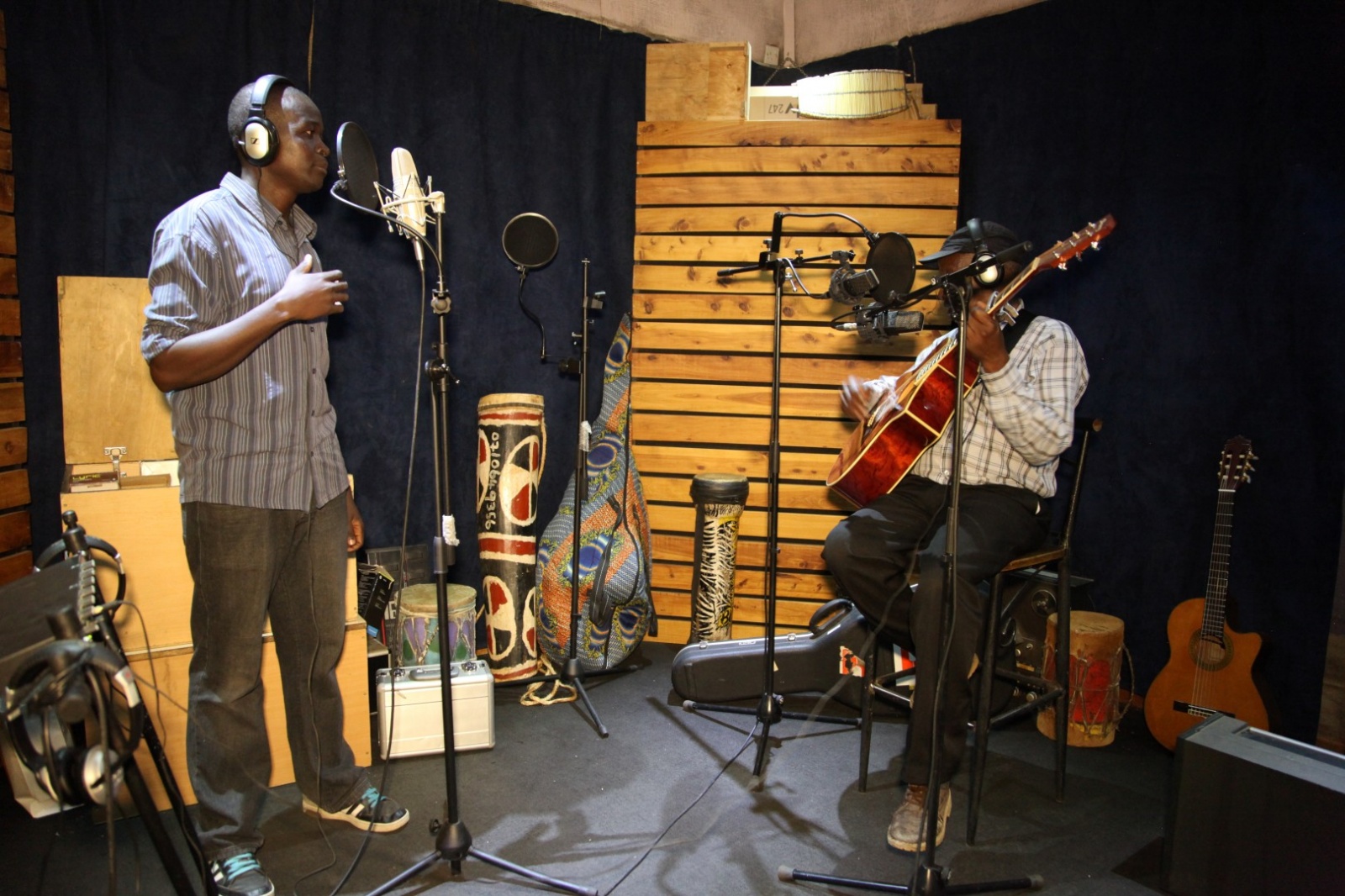 Artists during a recording session. Photo: www.singingwells.org