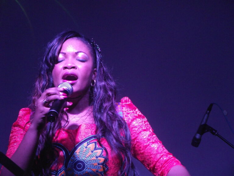 Belle Agniélé, Chanteuse évangélique du Congo Brazzaville. (ph) Adiac-Congo