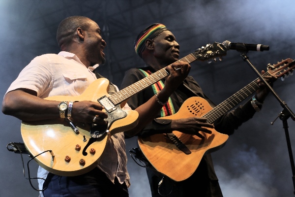 Kunle Ayo and Oliver Mtukudzi at Moretele Park. Photo: David Durbach