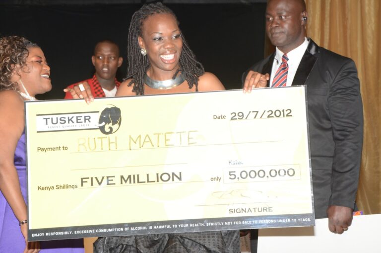 Ruth Matete (centre)Winner of Tusker Project Fame in 2012. Photo:www.africanmuzikmag.com