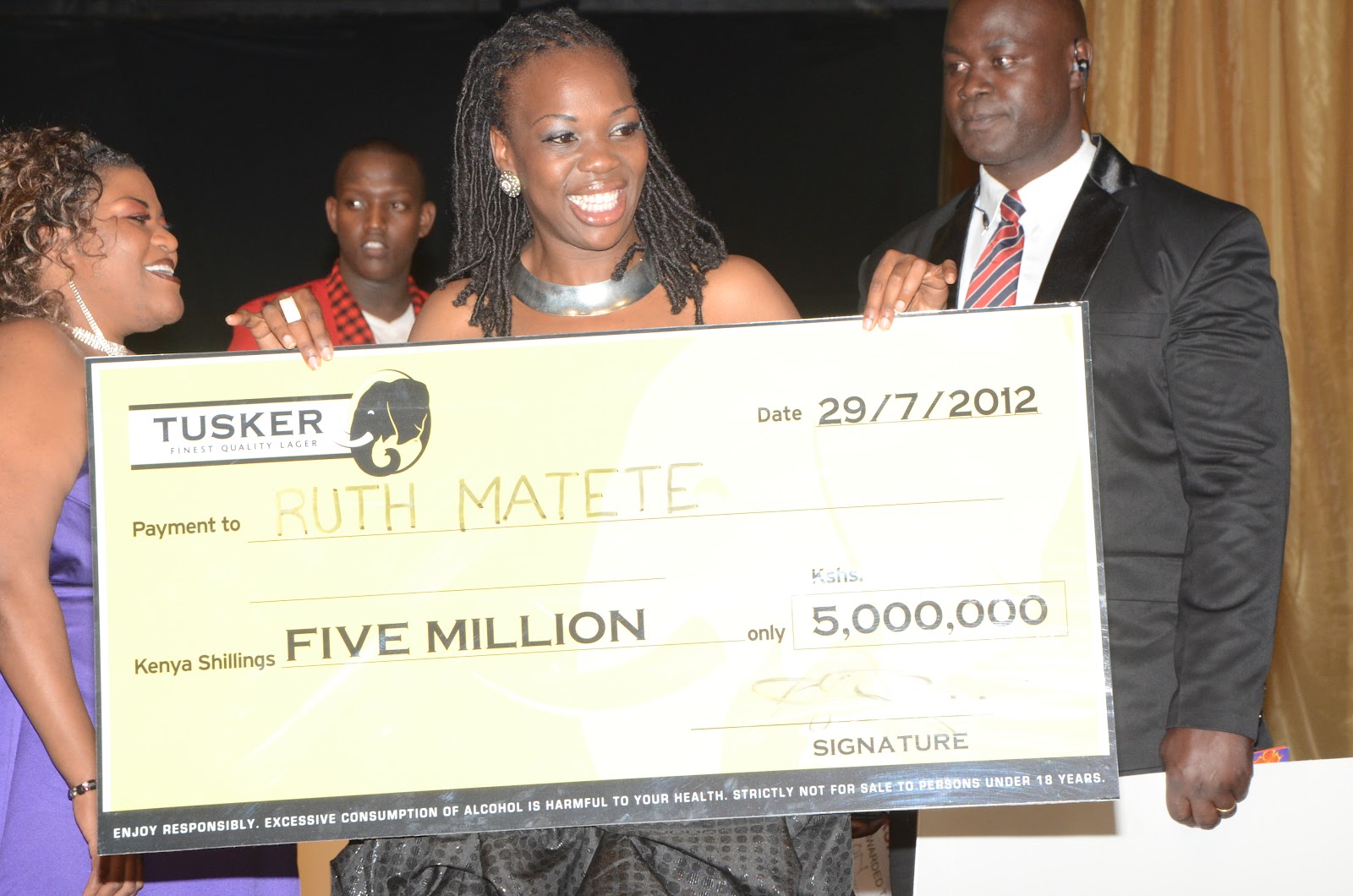Ruth Matete (centre)Winner of Tusker Project Fame in 2012. Photo:www.africanmuzikmag.com