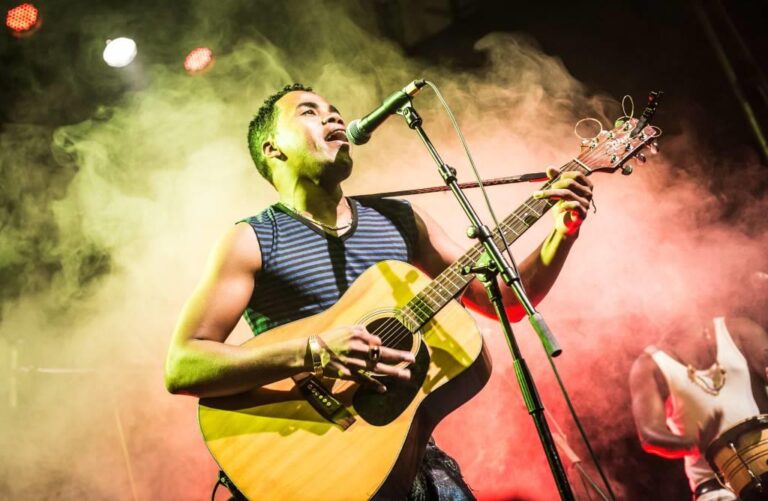 Tsiliva, a singer from Madagascar. photo by Clicanoo.re
