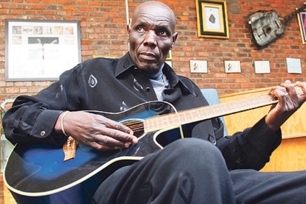 Oliver Mtukudzi. Photo: www.todayszaman.com