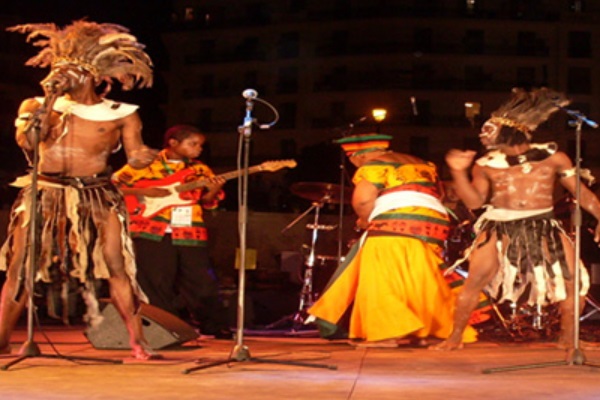 Amayenge