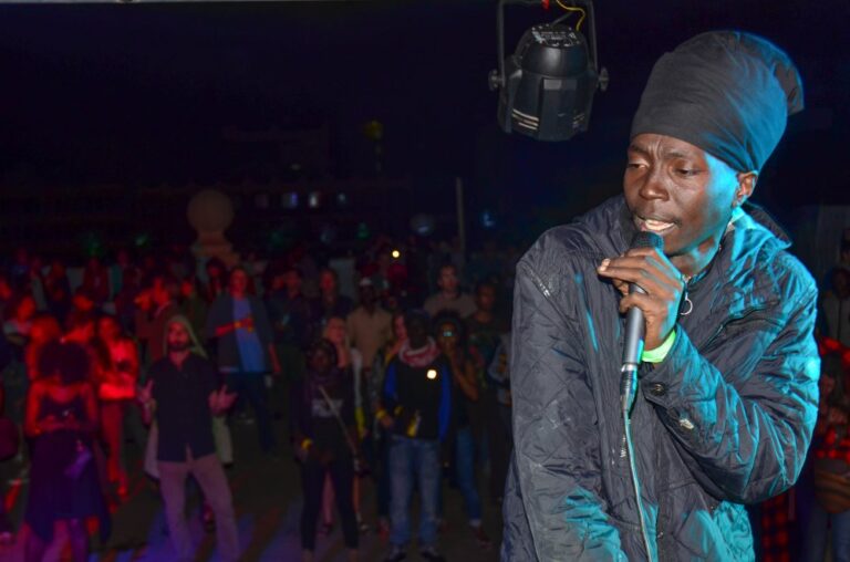 MC Lavosti during a live performance. Photo: www.badmambo.org