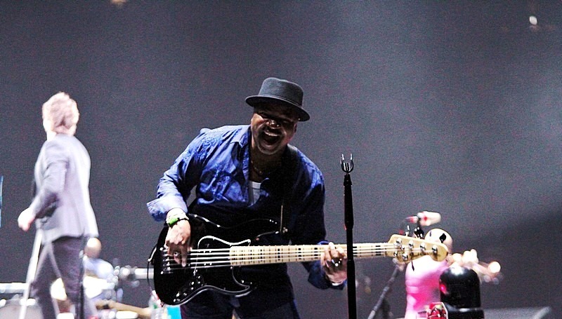André Manga, bassiste camerounais et l'un des initiateurs de Jazzyques.237. Photo par Camera Stacey
