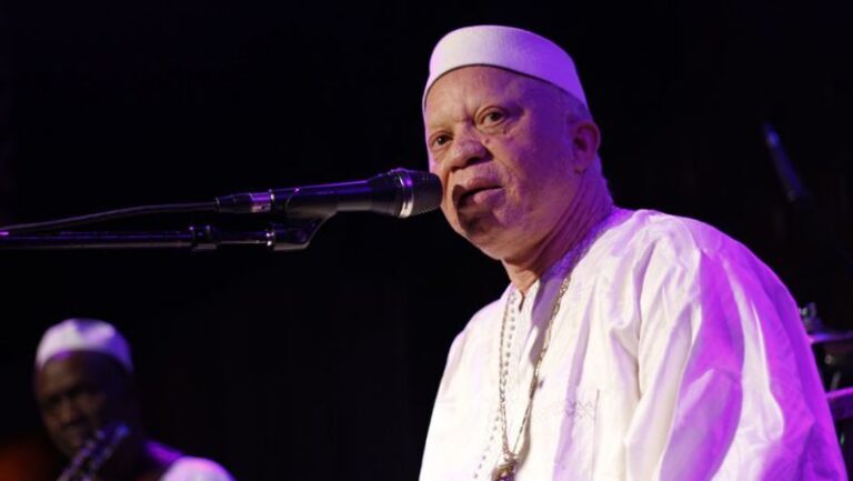 Salif Keita - (Ph) www.afrikanspot.com