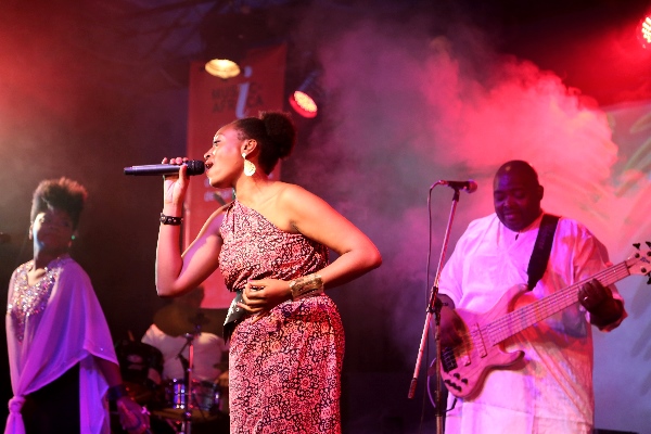 Danielle Eog Makedah backed by Macase at the recent concert in Yaoundé. Photo: Goethe-Institut/Simon Messina