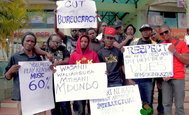 Kenyan artists protesting. Photo: www. msupa.com