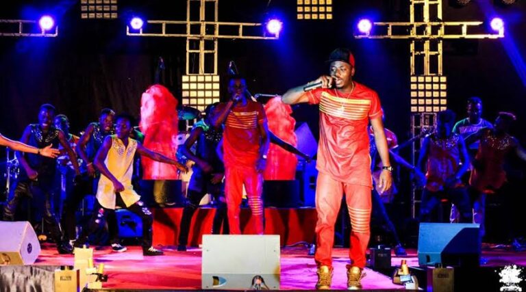 Le groupe Toofan sur scène
