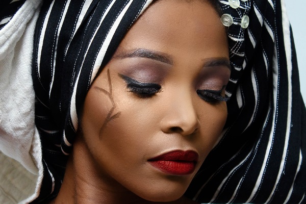 Simphiwe Dana. Photo: www.redflag.co.za
