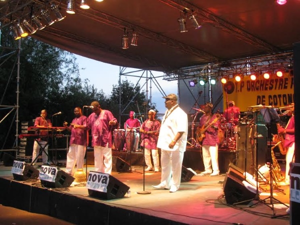Le Poly-rythmo de Cotonou à Paris en 2012. (Photo) : Julien Legros