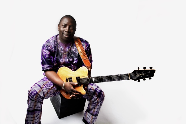 Vieux Farka Touré. (Photo) : Zeb Goodell. www.sixdegreesrecords.com
