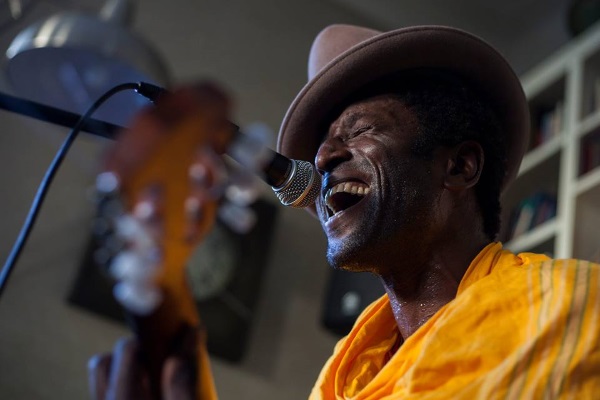 Nigerian artist Keziah Jones. Photo: Lisbon Living Room Sessions Facebook Page