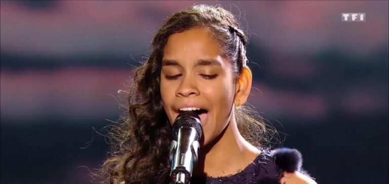 Jane Constance sur le plateau de The Voice Kids. Photo: tfi.fr