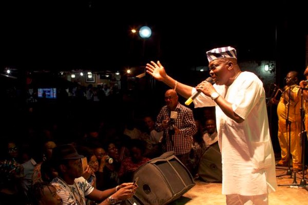 Musiliu Ishola performing at Afropolitan Vibes