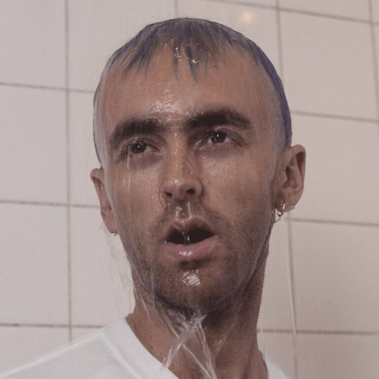 Thor Rixon's 'Songs from the Bath' is a distilled musical meditation.