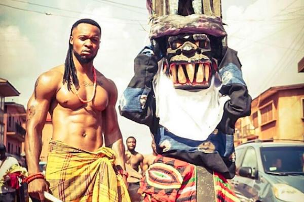 Flavour on set for the Gbo Gan Gbom music video.