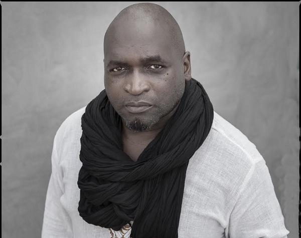 Le photographe Samuel Nja Kwa en mode sujet