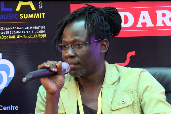 Makadem shares his views during the panel discussion.